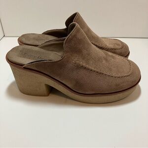 Pierre Dumas dark tan chunky heel mules. Size 8.5. Very good condition.